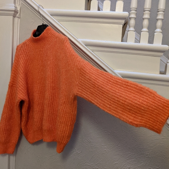 Frnch Paris orange sweater - Picture 2 of 4